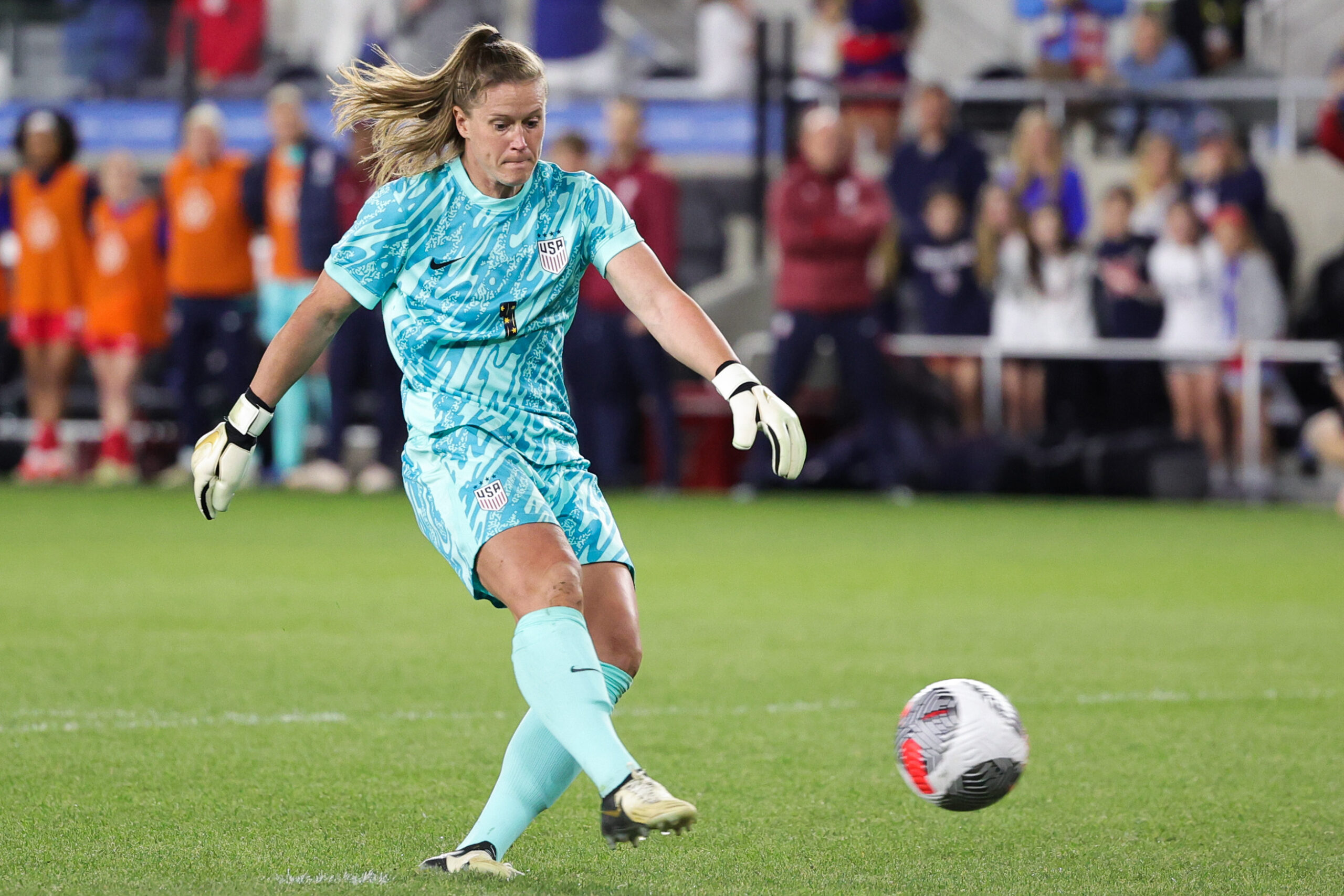 USWNT's Alyssa Naeher showcases 'nerves of steel' in penalty shootout win - Just Women's Sports