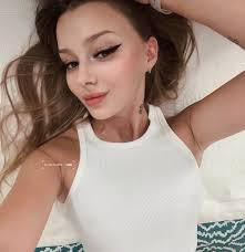 Evelyn Cross